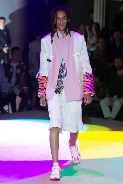 Look 25